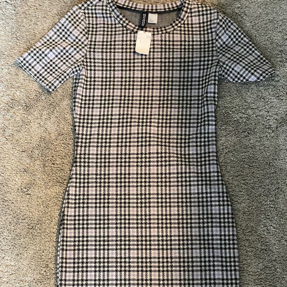 NWT  H&M Black, white and purple plaid dress.